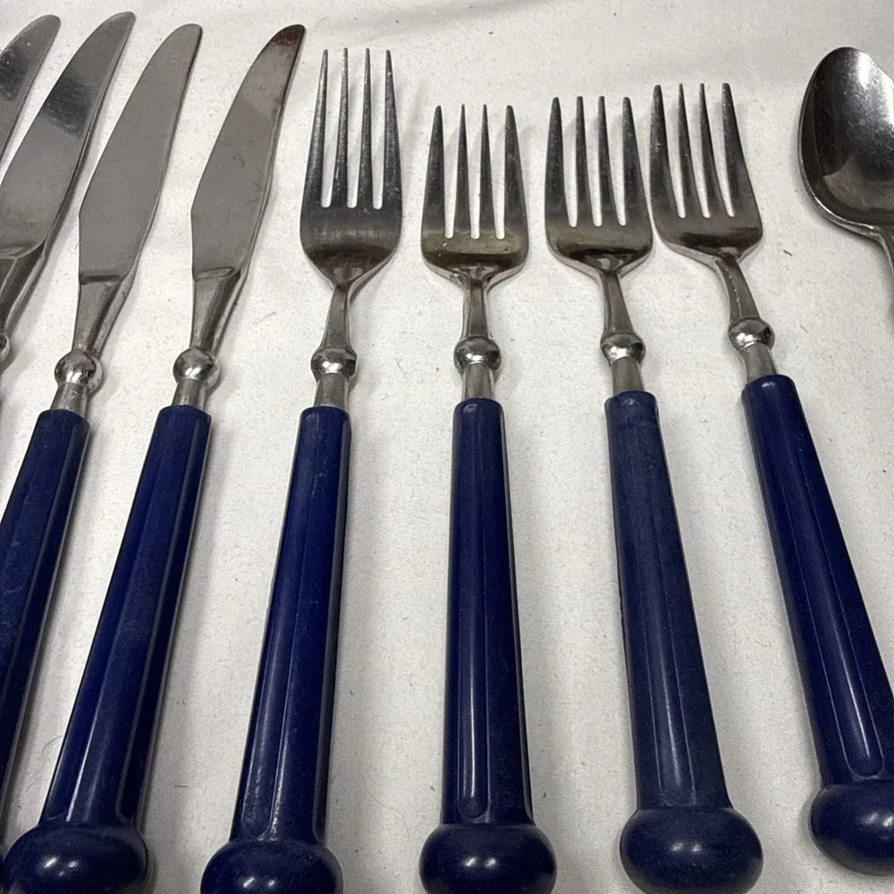 Flatware,Oxford Hall 4 Forks 1 Spoon 4 Knifes Blue Handle Stainless Japan VTG.